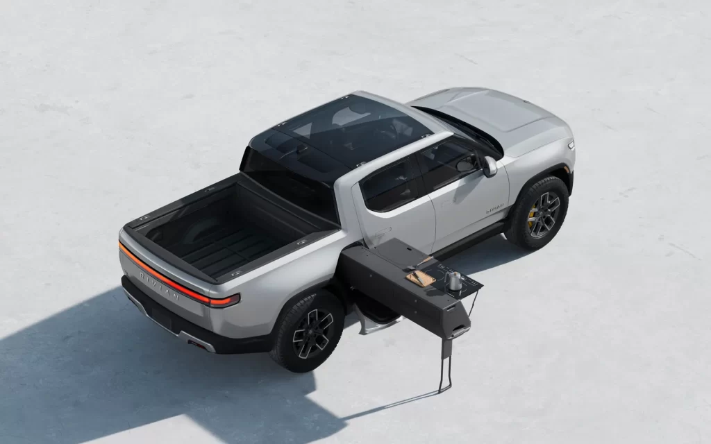 Rivian R1T 5 Best Electric Trucks in 2025 (1)