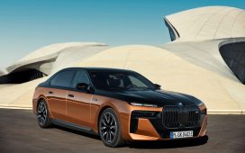 BMW i7 M70 Electric Luxury Sedan (2)