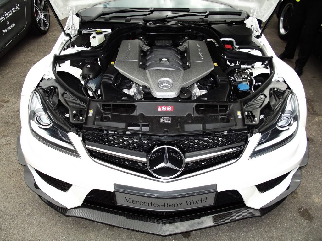 Mercedes Benz V8 Engine M156