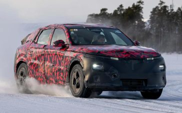 2026 Alfa Romeo Stelvio Camouflaged (1)