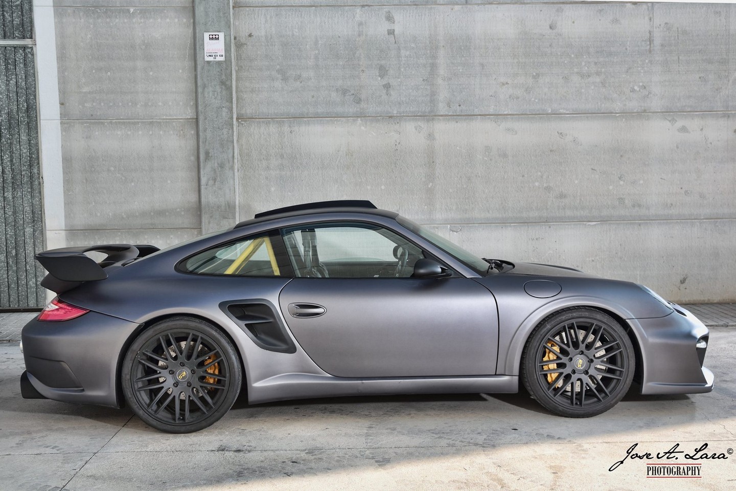 Porsche 911 Carrera s 997 Black