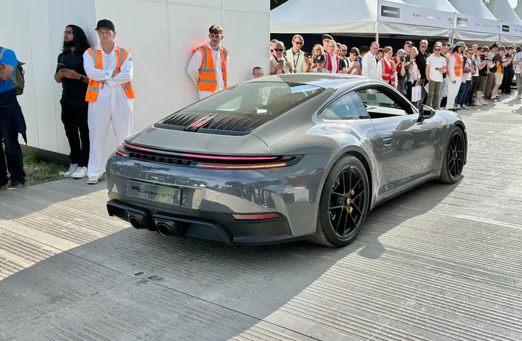 Porsche 911 992.2 Carrera GTS 4