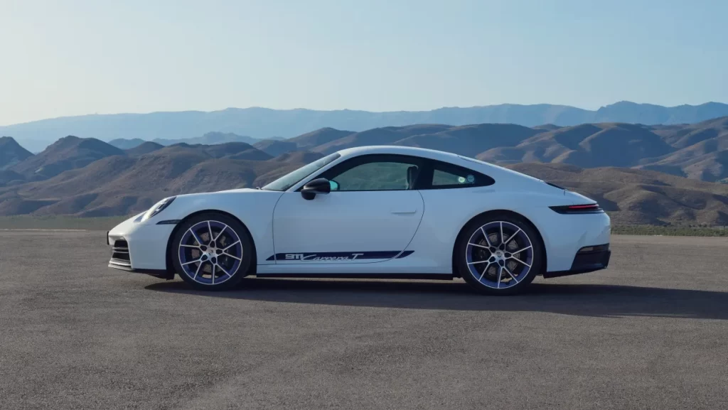 Porsche 911 992.2 Carrera T Side View