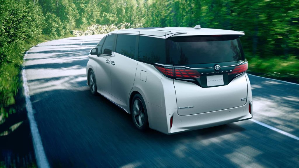 Toyota Alphard PHEV Hybrid Minivan 4